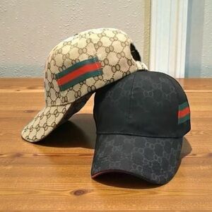 CANVAS UNISEX BASEBALL CAP WITH RED/GREEN STRIPE. BEIGE OR BLACK